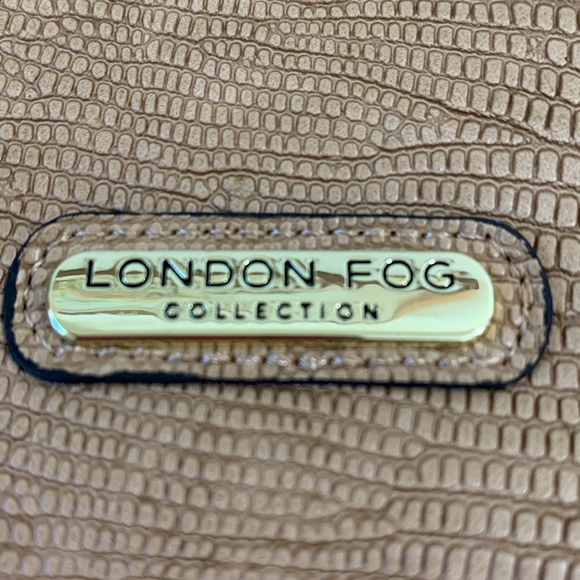 London Fog Lara Lizard Flap Wallet - Picture 5 of 7
